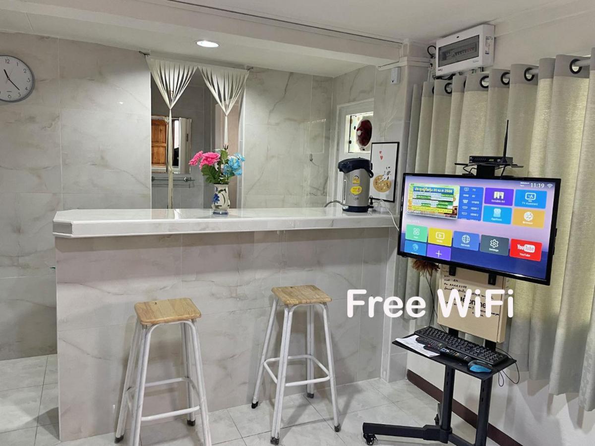 Apartment A4 Dindaeng Bangkok Eksteriør billede